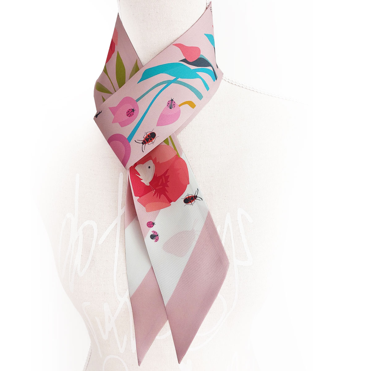 Eșarfa de mătase TE IUBESC